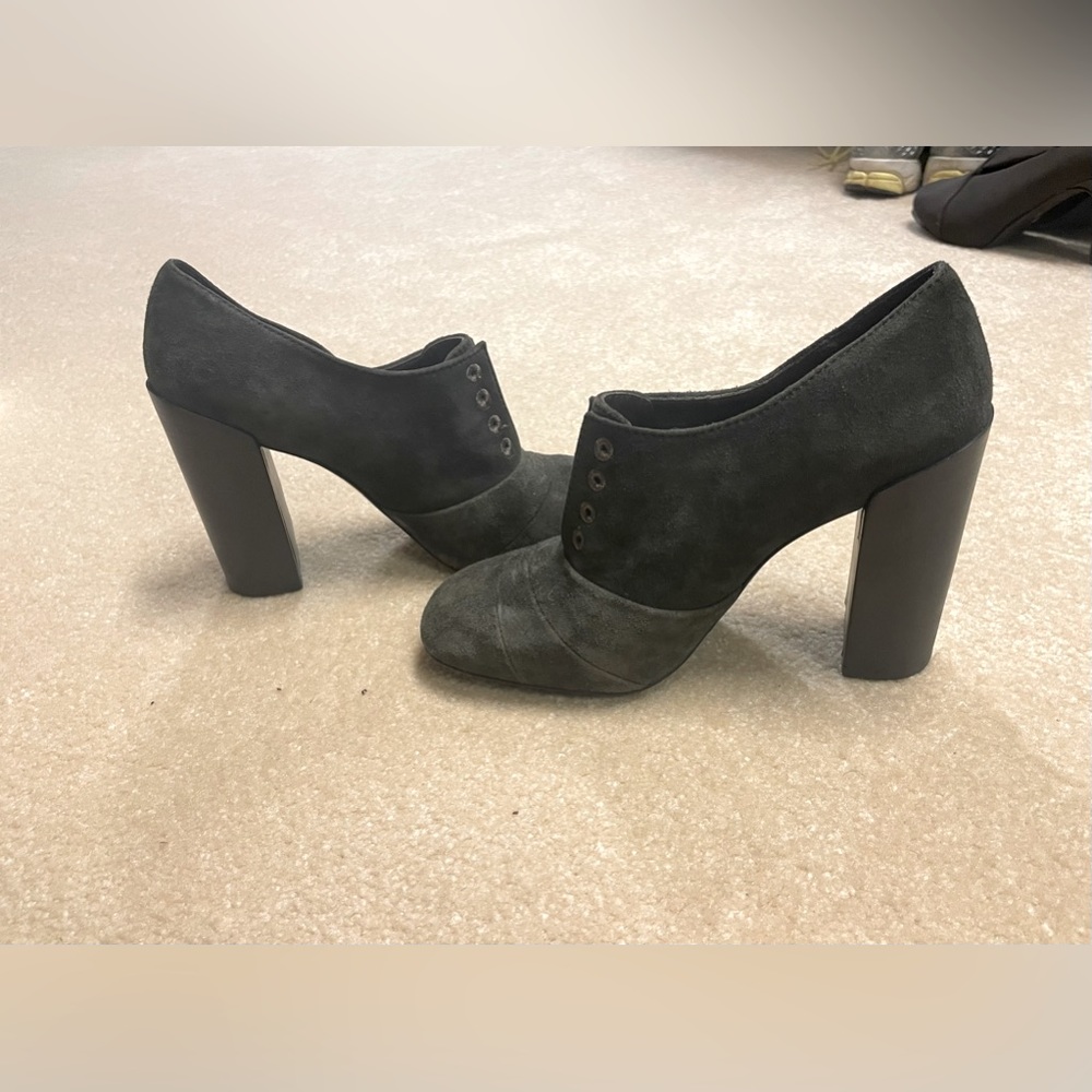 🎉Host Pick🎉TORY BURCH Stella Smoke Suede SOLID OXFORD Size 7